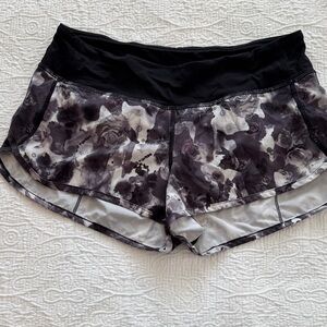 Lululemon Women’s Black & Gray Floral Athletic Shorts size 6